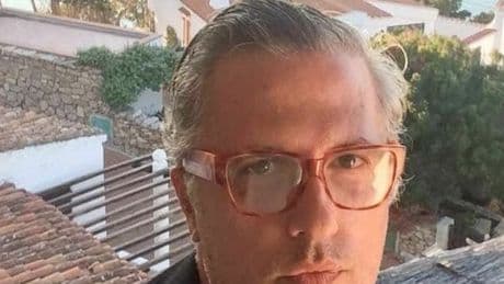 Luca Canfora, il giallo del costumista di Sorrentino: ora si indaga per omicidio. Le ferite sul corpo compatibili con quelle di un delitto e non con una caduta