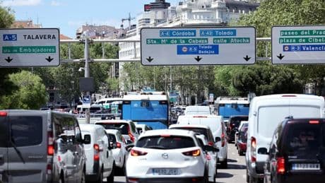 Panne en Espagne : le gestionnaire du réseau annonce le retour du courant dans "plusieurs zones du Nord, du Sud, et de l'Ouest" du pays