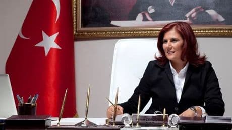 Özlem Çerçioğlu CHP'den istifa etti