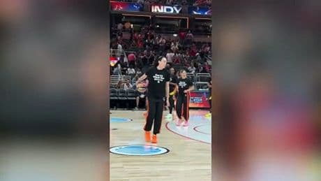 El mensaje de las jugadoras en el All Star de la WNBA: "¡Pagadnos lo que nos debéis!"