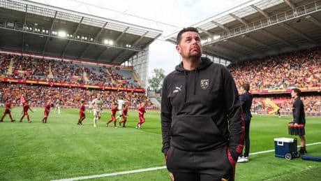 "Battre cet adversaire qui a été très important pour moi": pour sa première avec Lens, Pierre Sage retrouve Lyon, son ancien club