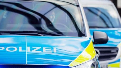 Polizei fahndet nach Täter: Mann verletzt mehrere Menschen in Bielefeld