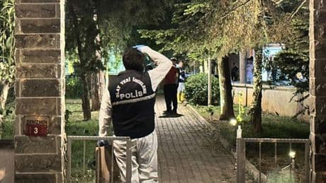 İstanbul'da apartmanda yangın paniği! 1 kişi yaşamını yitirdi