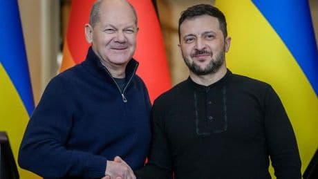 Krieg in der Ukraine: Scholz versichert Selenskyj "unverbrüchliche Solidarität"