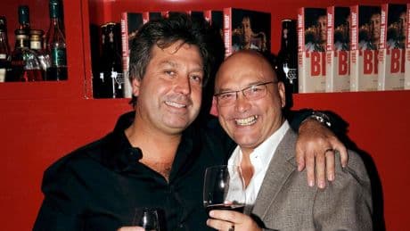 BBC ontslaat Masterchef-presentator John Torode vanwege racistisch taalgebruik