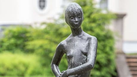 Wertvolle Plastiken zerstört - Diebe klauen Kunstwerke und schmelzen sie ein