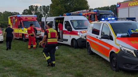 Drama am Baggersee - Kind schwebt nach Badeunfall in Lebensgefahr