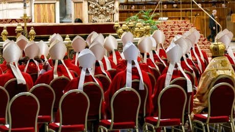 Los cardenales se reunirán dos veces el lunes antes del cónclave