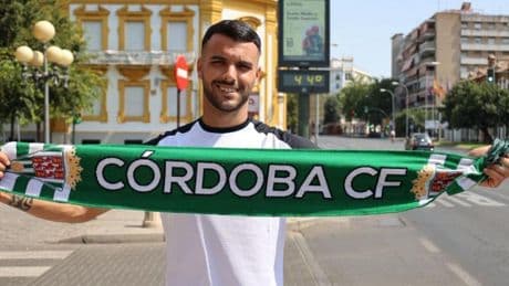 El Córdoba 'pesca' en el Elche