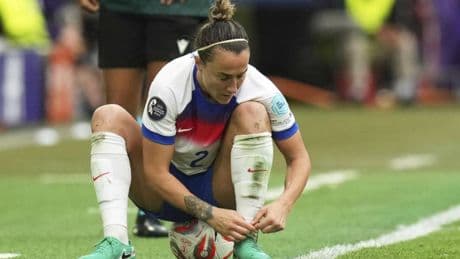 Lucy Bronze confiesa que jugó la Eurocopa 2025 con una fractura en la tibia