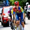 Negen maanden geleden lag ze op de operatietafel, nu komt Shirin van Anrooij lachend over de streep in de Tour