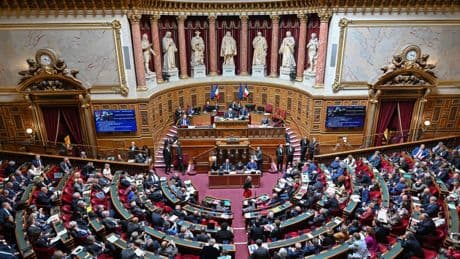 Budget 2026 : la majorité sénatoriale prête à désindexer les pensions des retraités