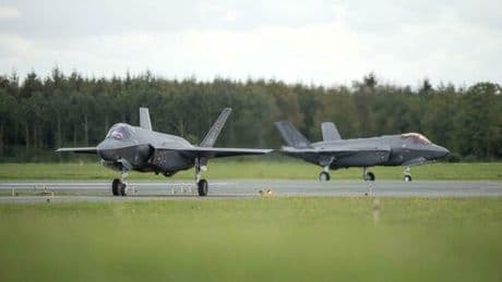 Spagna, stop all'acquisto di F-35 americani: punterà su caccia europei. L'ansia per le mosse di Trump e il cambio di strategia
