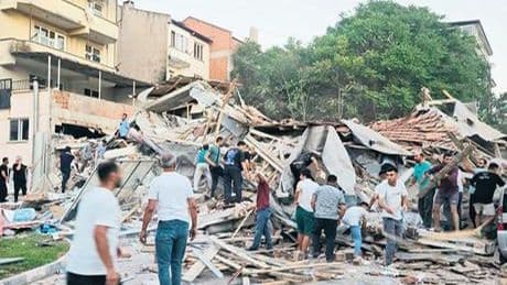 6.1’lik depremde bir can kaybı