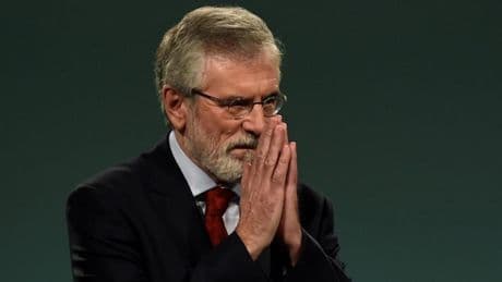 La BBC, condenada a indemnizar a Gerry Adams por asociarle a la muerte de Denis Donaldson