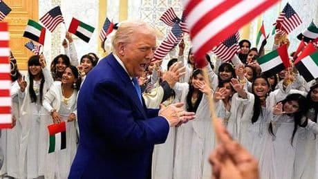 Trump için düzenlenen karşılama töreni dünya gündemine oturdu: BAE'li çocuklardan 'Al Ayyala' performansı