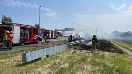 Bijna 800 kilometer file op Nederlandse wegen, auto in brand langs de A5