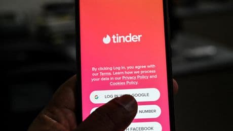«L’arnaqueur de Tinder» interpellé après des années de cavale