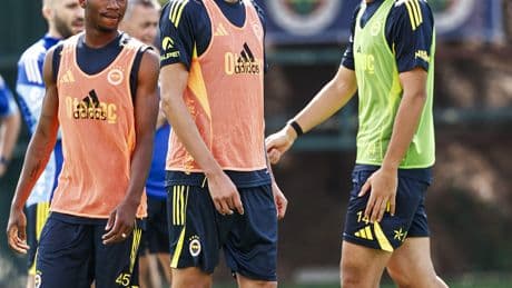 Fenerbahçe'nin yeni transferi Edson Alvarez ilk idmanına çıktı