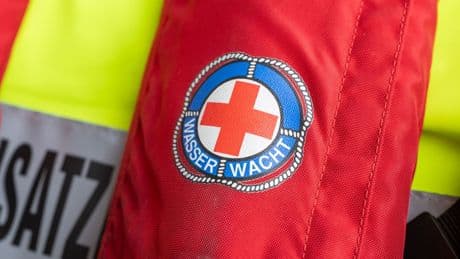 Nächtliche Suchaktion: Mann flüchtet vor der Polizei in den Bodensee