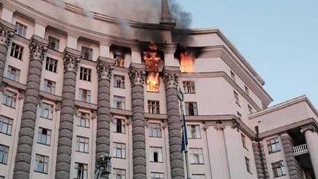 Kiev’de bakanlar kurulu binasında yangın çıktı
