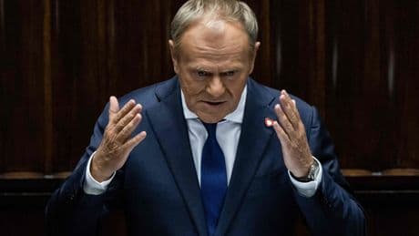 Donald Tusk gana la moción de confianza que presentó para reforzarse tras su dura derrota de las elecciones presidenciales