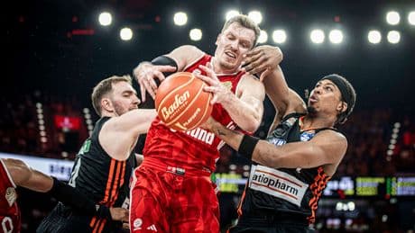 Nach Zoff vorm Finale - Bayern kontert Voll-Attacke mit Führung