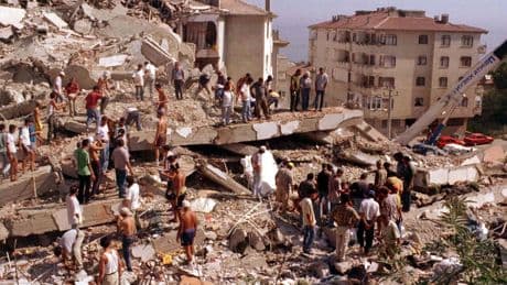 Depreme hazırlıkta kayıp 26 yıl: "Depremler değil, ihmal öldürüyor"