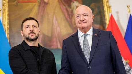 Zelensky évoque l'achat d'armes américaines lors de sa visite en Autriche