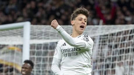 El Madrid pide penalti sobre Güler pero Soto Grado se lo niega: hubo contacto