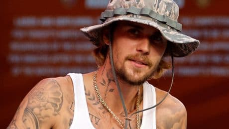 Justin Bieber Is ‘Standing on Business’ in Paparazzi Video