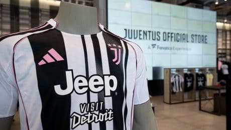 Perch&eacute; la nuova maglia Juve piace a met&agrave; e i motivi del cambiamento