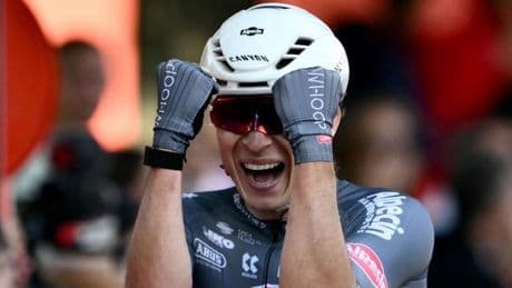 Jasper Philipsen s’impose au sprint lors de la première étape de la Vuelta 2025