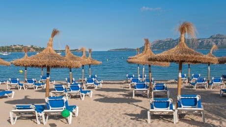 Pensioners fined £250 for reserving sunbeds at Spain holiday hotspot