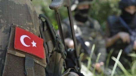 Yüksek ateş nedeniyle hastaneye sevk edilen 2 askerimiz şehit oldu