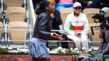 Coco Gauff makes humiliating mistake as she walks on to French Open court without crucial equipment