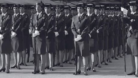 Almudena Grandes en el cine, Eurovisión, las fotos más impactantes de la Transición y otros planes para pasar el finde