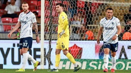 Fenerbahçeli futbolculardan maç sonu flaş karar!