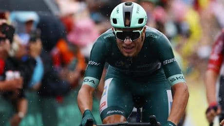 Milan gewinnt Sprint – Lipowitz verteidigt das Weiße Trikot