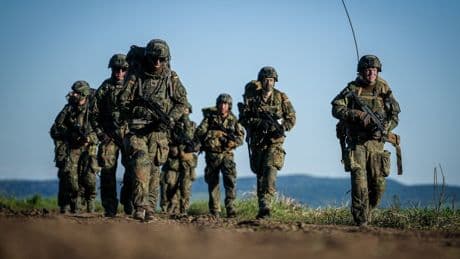 Die NATO beschließt das größte Aufrüstungsprogramm seit dem Kalten Krieg