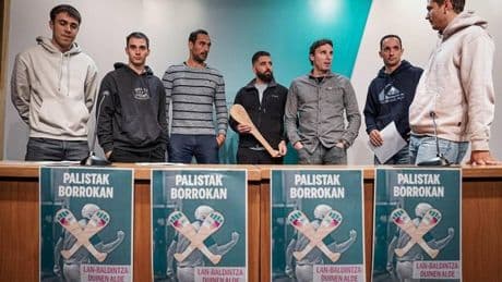 Huelga indefinida de los palistas profesionales