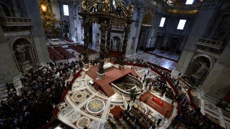 Mort du pape François : sur la Toile, des vidéos d’hommage générées par intelligence artificielle se multiplient