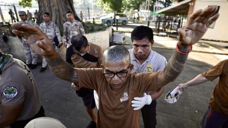 Dos muertos y 5 heridos en un tiroteo durante las elecciones en Filipinas, marcadas por la disputa entre Duterte y Marcos