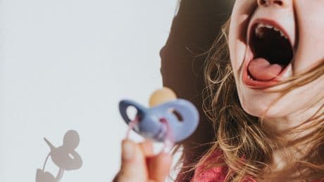 Das bisschen Haushalt | Unbezahlte Kinderbetreuung ist 1,2 Billionen Euro wert: Ein Viertel des BIPs