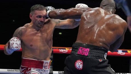 Vereinigungskampf in London: K.-o.-Sieg in London: Usyk unangefochtener Box-Weltmeister