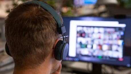 Arbeit: Online-Konferenzen bedeuten für viele noch immer Stress