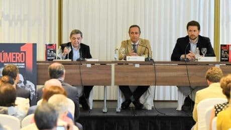 Presentación del nuevo libro de Carlos Cuesta, 'El número 1', en directo