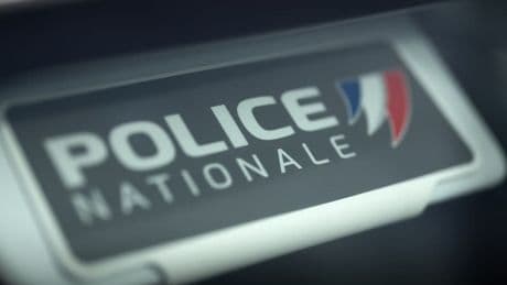 Tentative d'agression de policiers à Antibes: le suspect en détention provisoire avant son procès