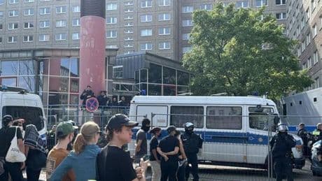 „Gegen die Kürzungspolitik“: Ehemalige Stasi-Zentrale besetzt