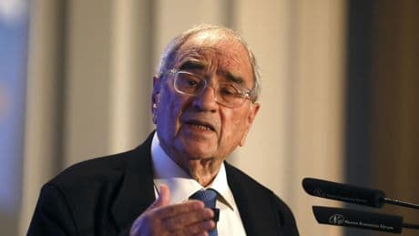 Un juzgado cita al exministro Martín Villa como investigado por la muerte de un obrero en 1976